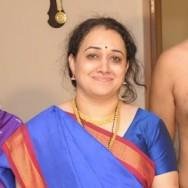 என் வயசு 45. ஆம்படையானுக்கு மீசையும் நரைச்சு போச்சு,ஆசையும் அத்து போச்சு..என்னை இங்க்லீஷ் படிக்க வக்கல.தமிழ்லேயே பேசுங்கோ ..