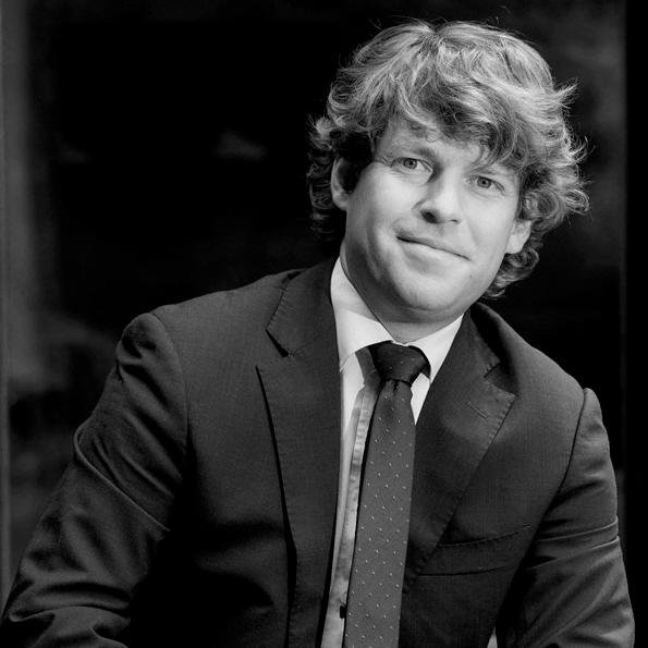 Media relations expert - love to network over a glass of wine/beer - enjoy travelling as well as exploring my home town Antwerp
