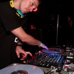 S.F. & L.A. DJ, genre smashing 8 years running. (VIE-KO-DA)    Spinning Open Format is the name of the game.  Every musical genre is what I do....
