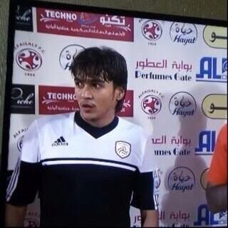 عشق لاينتهي   الشباب 

يا صوتي المبحوح من كثر التعب ! سلامتك .. وأنا بعد .. سلامتي ..