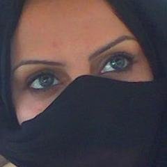 فتاه جامعيه ، واجتماعيه ، احب من يحبني ، ولكن لا اكره من يكرهني واقعيه ومحبوبه ، طموحي عالي ، احب المصادقه ف لعل بعد الصداقه ياتي #الحب