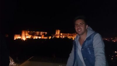 Estudiante, entrenador de futbol base, Formula 1. Si llevas el control, es que no vas al limite