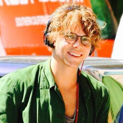 please go and follow @wildhemmo96
