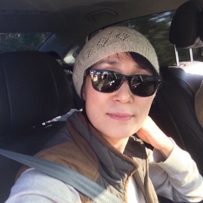 드립으로 내린 커피, 재즈 듣기, 바느질 하기
그릇과 예쁜 소품, 늘 도시를 떠날 생각으로
강아지 둘, 냥이 셋과 바쁜~~**
