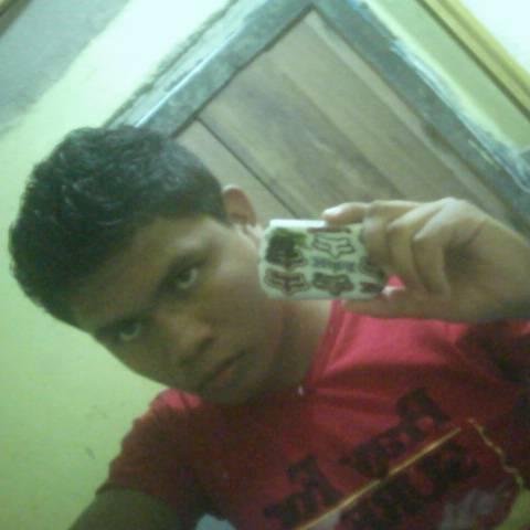 fabianbuttoswki's profile picture. Todo selo debo a @dios todo poderoso,    ~soy unas de esas personas que buelve a cojer la misma linea para bolver reir®