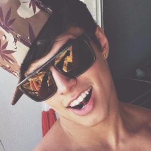 Quelé Não vou contar Minha vida toda aqui né ? ✌  20 ✌  Juuh ♥