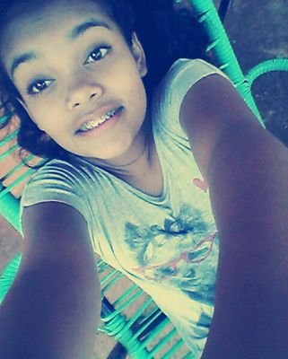 AneliseFarias's profile picture. 