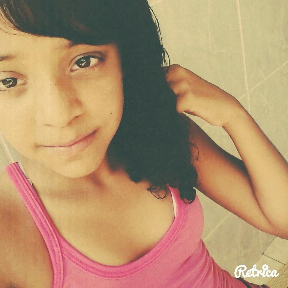 Directioner 4ever casada com louis tomlinson :3 pqs