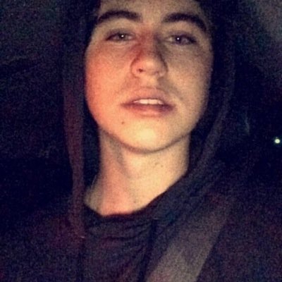 ❤️❤️❤️ FOLLOW @NASHDOODLES SHE FOLLOWS ALL MAGCON ACCOUNTS BACK! THANK YOU IT LITERALLY MEANS A LOT TO HER ❤️❤️❤️