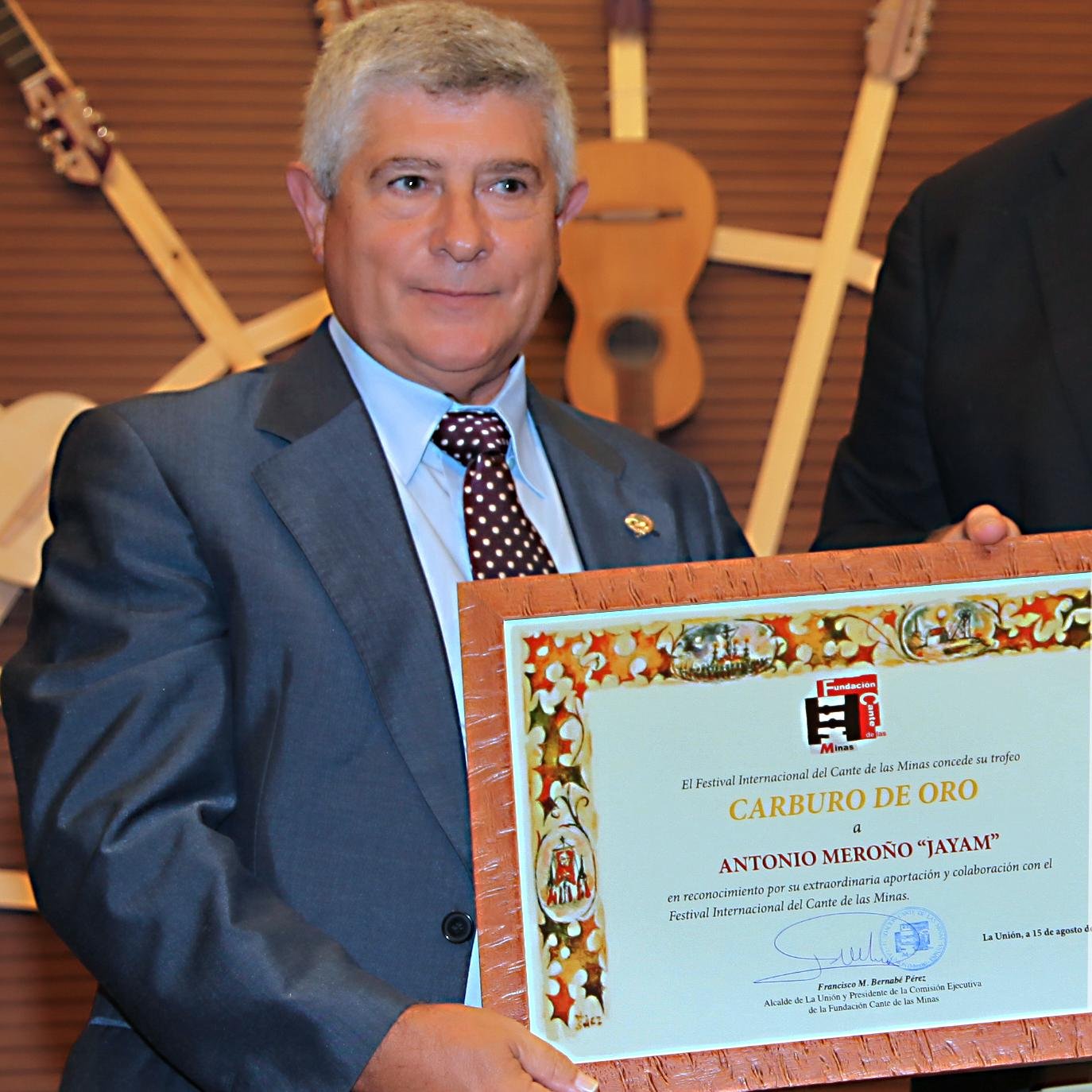 FOTOGRAFO PROFESIONAL,AMANTE DE LA MUSICA, EL CINE Y LOS VIAJES.CARBURO DE ORO DEL FESTIVAL INTERNACIONAL DEL CANTE DE LAS MINAS.