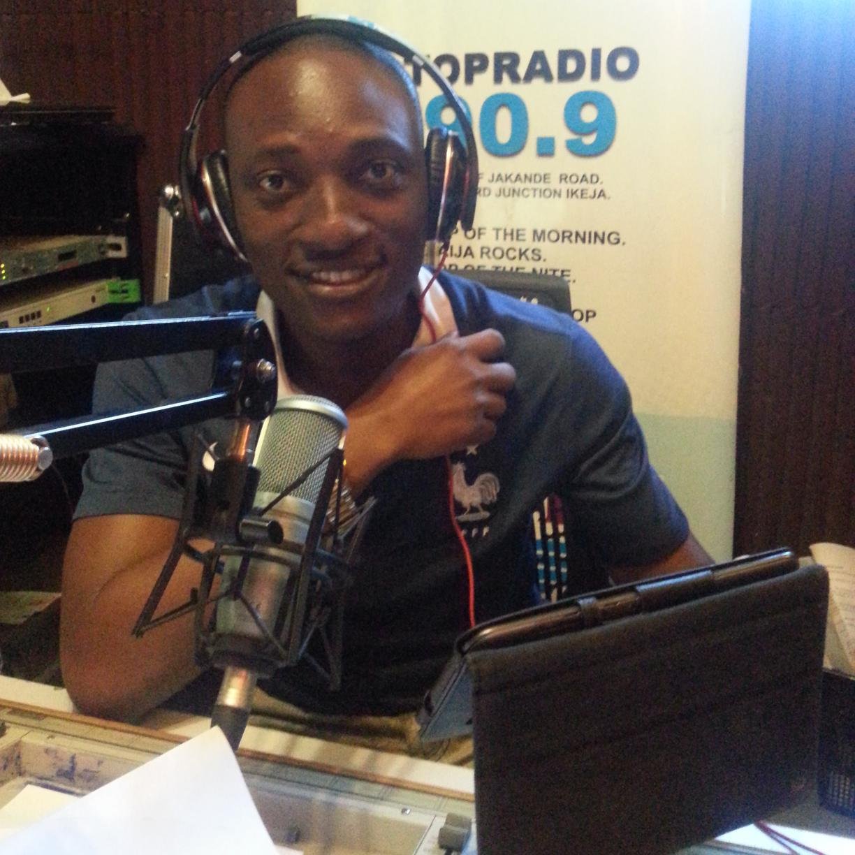 Editor@livesportinfo1,Sportscaster/Commentator, Presenter,Compere.Just wanna keep scoring life goals...