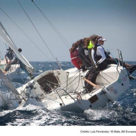 Equipo femenino de J80.