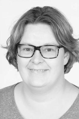 Voedingsassistente, Bestuurslid PvdA afdeling Almelo,  bestuurslid wijkcommissie Schelfhorst Advertentiebeheerder wijkkrant.Tweets op persoonlijke titel.