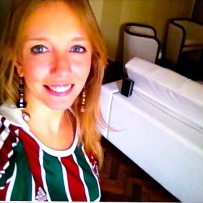 Economista,mestre em administração linha de pesquisa em marketing, tricolor, pro-Israel,apaixonada por mídias sociais. Fundadora do blog @findesaltoalto