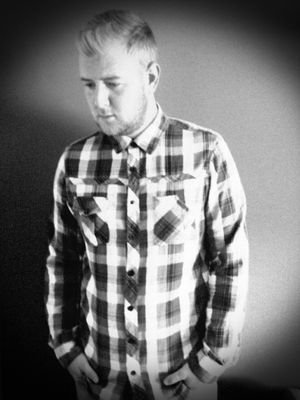 Dj/producer & promotor SÍMPLEMENT *Tecno/tech/deep/house*