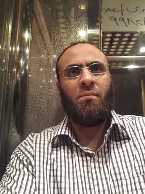‏‏‏‏‏‏أبحث عن الانسان في هذا العالم وارجو ان أجده يوما ما.