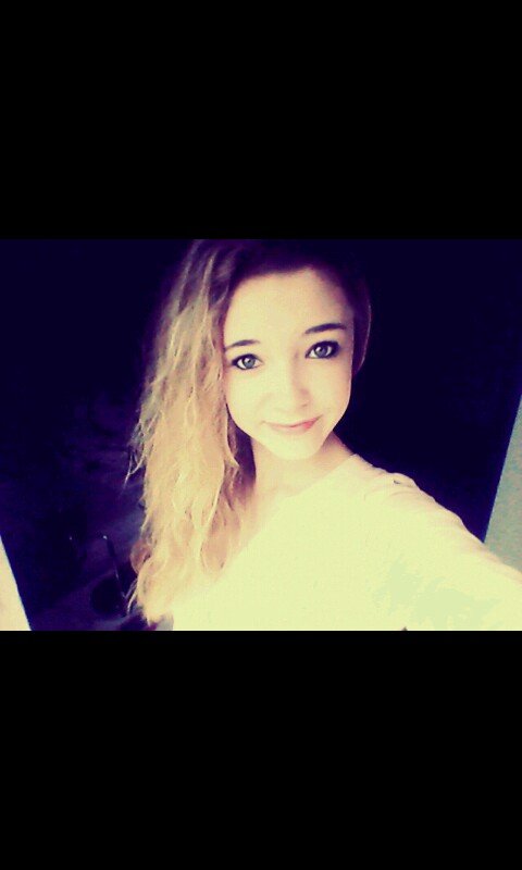 AniekTippe's profile picture. smile like you've never been hurt.