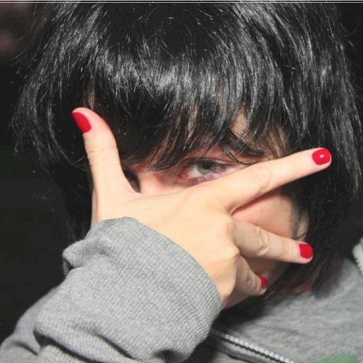 sweensinsearch's profile picture. 