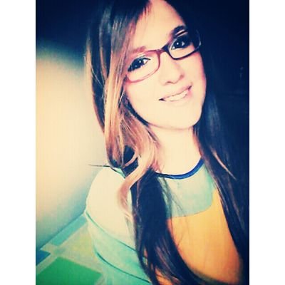 20 de Abril del 98. Vivo para mí y por los míos. Los comentarios de la gente a mí, me dan risa. Los limites los pones tú, recuérdalo. Dueña de mi felicidad.