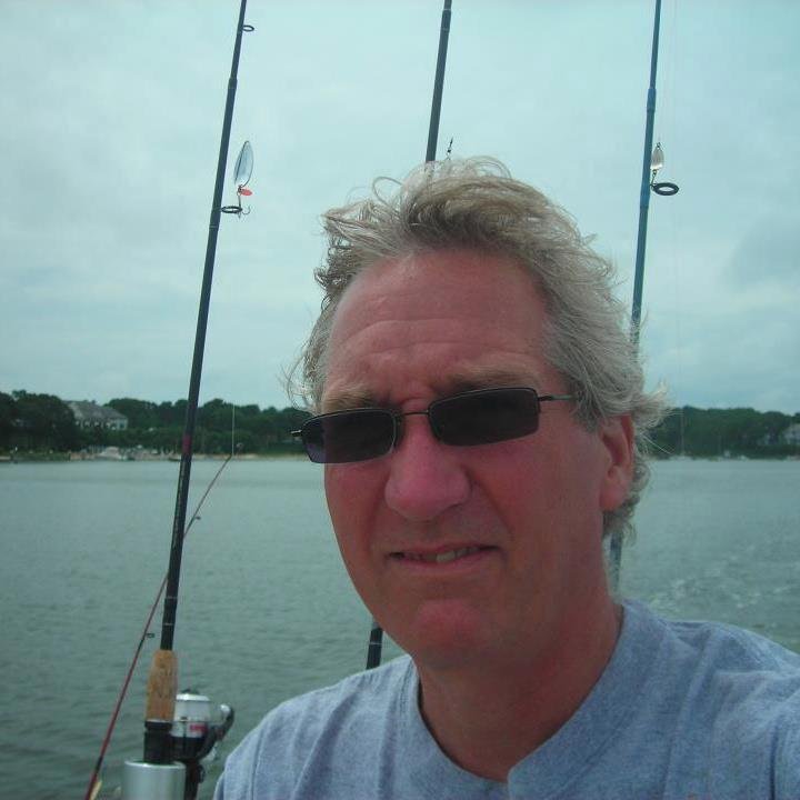 mike_kix's profile picture. Trying not to take life too too serious... Tweeting for my own entertainment.  
I'm a Piffler.  
#BostonCollege Alum. 
I UNfollow Back.☯