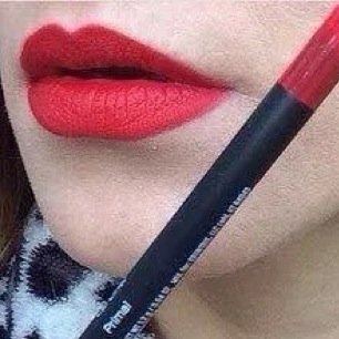 Visit my website https://t.co/NmhThv9xof for the very best organic and amimal friendy make up new to the UK november 1st. Or become a rep