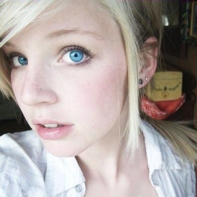 Hey I'm Taylor Trust. I am the Companion of the Doctor and I'm 19 years old. I love to travel with him and secretly I have feelings for him... [RP 18+, BI, MV]