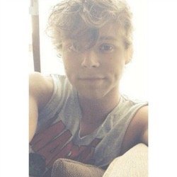 i gave you a free follow to help you gain so follow @damnastxn for me please