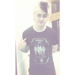 i gave you a free follow to help you gain so follow @damnastxn for me please