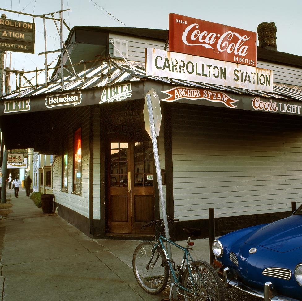 Neighborhood Bar in the Riverbend/Carrollton/Pigeon Town area on the corner of Willow & Dublin Streets featuring unusual conversation and non-crafty cocktails