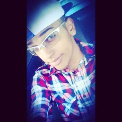 esse sou eu um neguinho apaixonado ^^) #Felicidade me resume