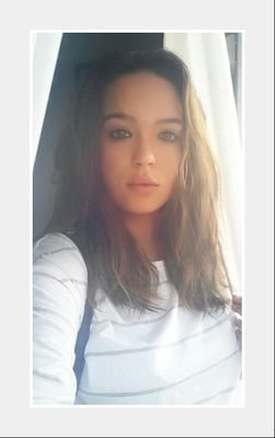 tú,  que me hiciste sentirme flor entre tanto capullo .