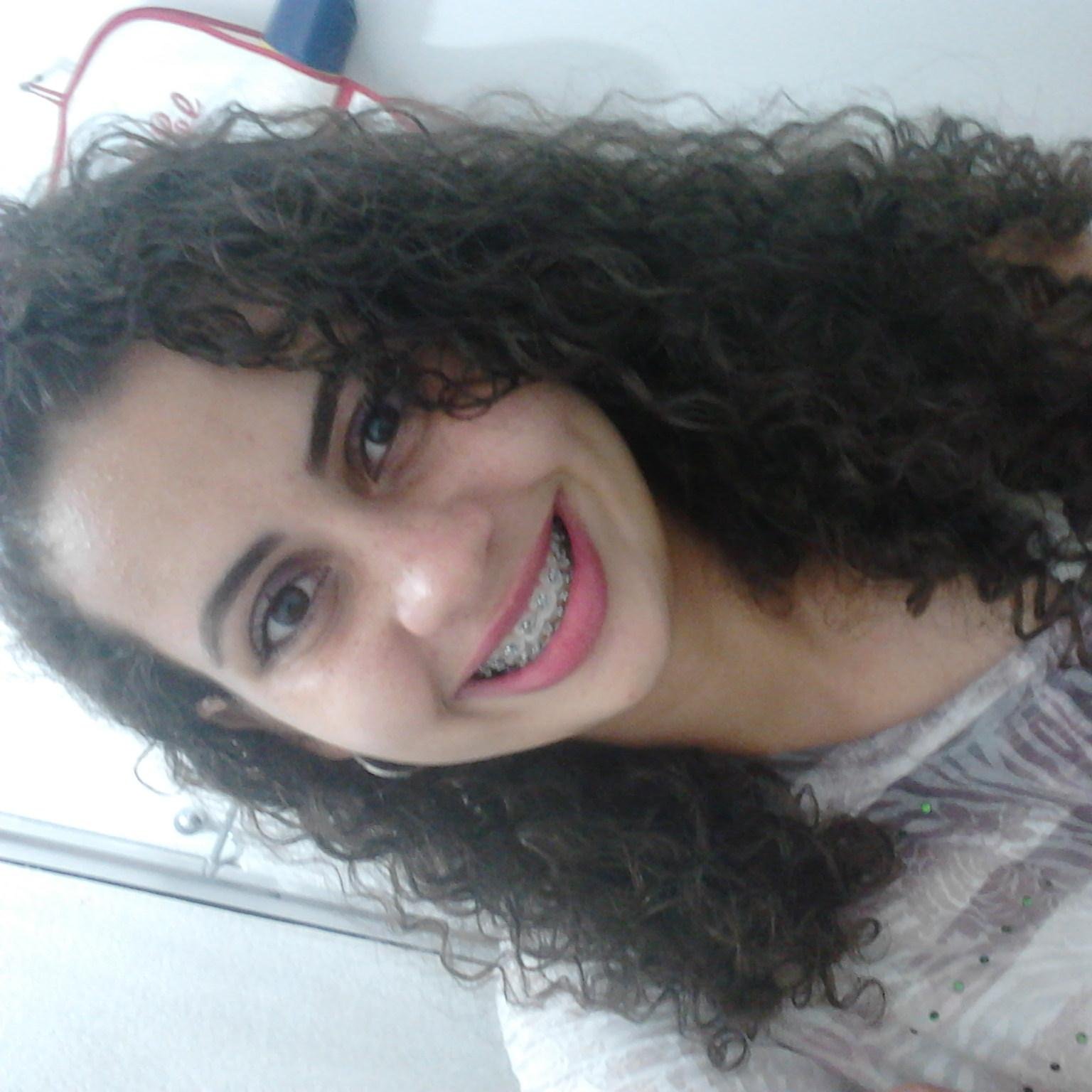 Eu sou aquilo que a palavra de Deus diz em João 1.12, sou filha de Deus =)