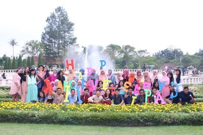 ScienceThree_3's profile picture. We learn, play, fight, cry, laugh together. And one day we'll be succes together wherever we are. That's the way it is! Science 3 SHS 5 Karawang 2012-2014.