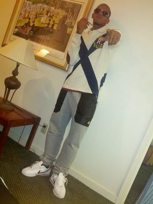 J_SM00T's profile picture. #90'z #teamlibra yu could avoid the cage but cant avoid the grave {young nigga im just trien live my life long}