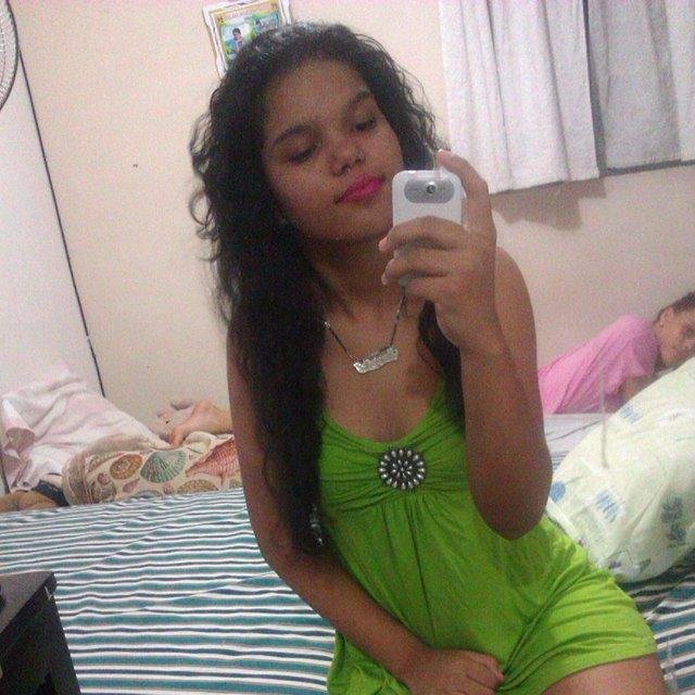 Mii Bff ' Ɛs AdoraBlξ *-* Smerlin La Bestie..
        'Es Mii Imaginacion Y Te Desnudo Si Quiero..
         Es Mii Twiiter Y Publico Lo Que Quiero!