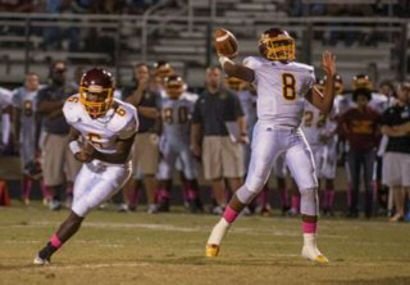 Just Outchea Trying To Make It ..... 910. Under The Lights. QuarterBack #8. http://t.co/4XLU3cEwvO