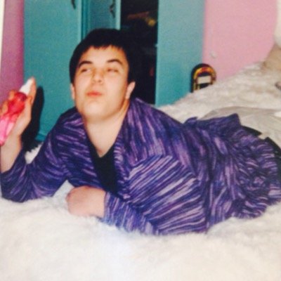 I like famous boyz and Im a white girll. A 11th grader. Single ready to mingle . Do yeah whatever. #follow