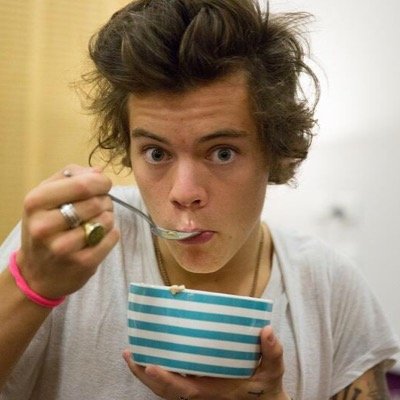Follow @paranoidhes and rt the link pleaseeee