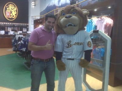 profesional en leyes, Humanista, Seguidor de las Causas Justas.