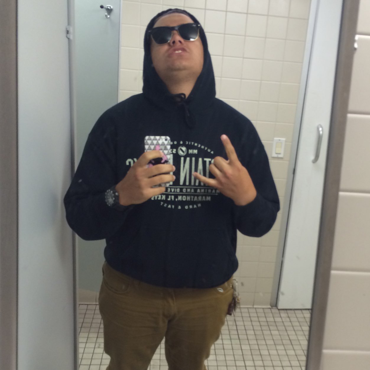 A WEiRDO BUT iM REAL DOE