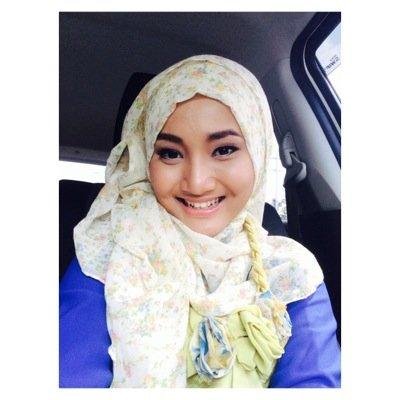 ini memang bukan @FatinSL aq cuman akun parodi tpi ga kalah gokil ko follow @Fatin_S_L biar tmbah catchy |@fatinistic offic pusat |