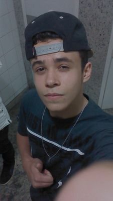 nunca desista de seus sonhos lute por eles ;)