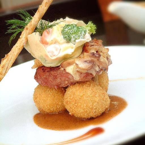Unique Cuisine Dinning Experience. Jl Pangeran Kornel No 7 (Pasupati) Dago - Bandung
For Reservation : 022-4239505