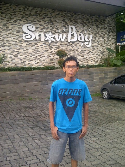 Hasbyeridho's profile picture. Siapa aq ? aq pun tak tau .. Mungkin sebuah perjalanan hidup akan membuka semua ny it