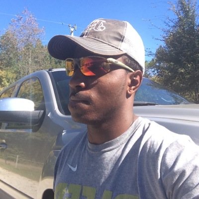 roberteleej32's profile picture. enjoy life ever day never look back