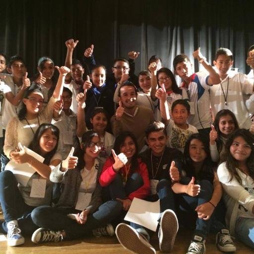 Jovenes apoyando a @OANeyra #SomosLaRespuesta