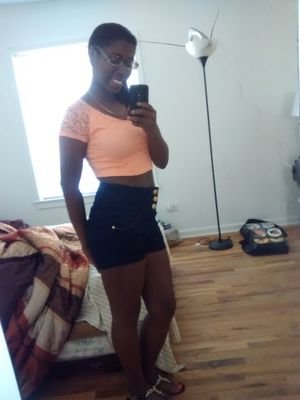 You want a bio? Follow me then ; )