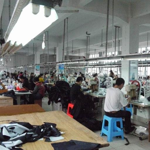 Hi ,this is kanlin from Shishi I Yoga Clothing Manufacturer.We make bra,tshirts,hoodie,jackets etc at small qty ,contact me kanlin@chyapparel.com,
