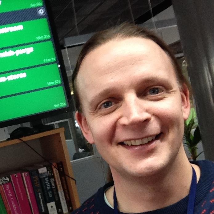 Samuli Siivonen Oyn vanhempi konsultti, neljän nuoremman konsultin isä #tech #huumori #tiede #hyväntekeväisyys