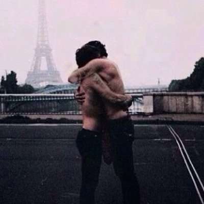 Harry: you cant really be inlove with someone youve never met // i guess we proved him wrong..